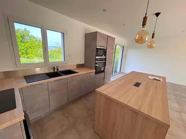 Maison vente à La Caille, Chauffailles
