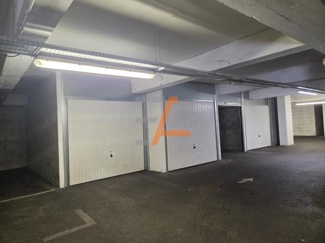 Garage vente à Saint-Étienne, Saint-etienne