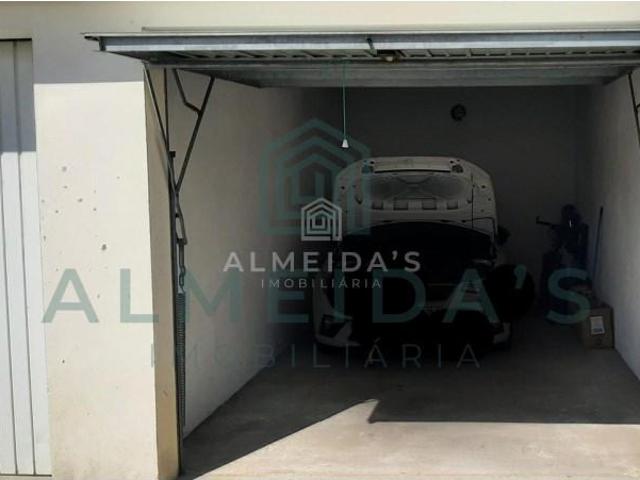 Garagem venda em Chaves, Vila Real