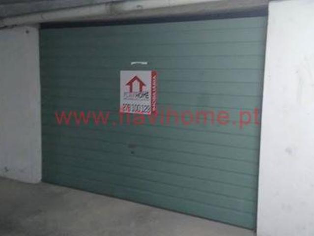 Garagem venda em Chaves, Vila Real