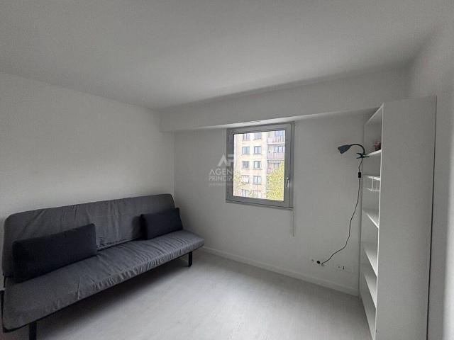 Studio location à Domaine de Louvois, Chaville