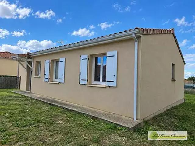 Maison location à La Charbonniere, Chazelles
