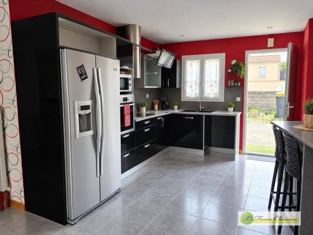 Maison location à La Charbonniere, Chazelles