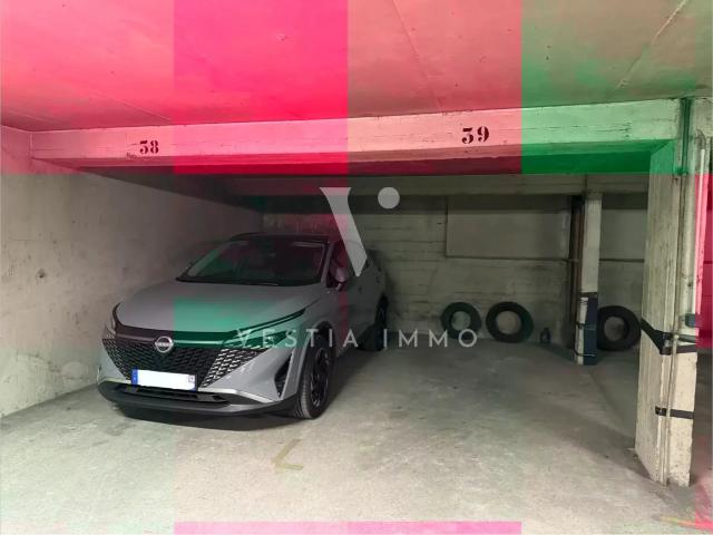 Garage vente à Paris, Île-de-France