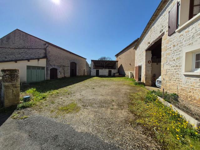 Maison vente à Angoulême, Chazelles