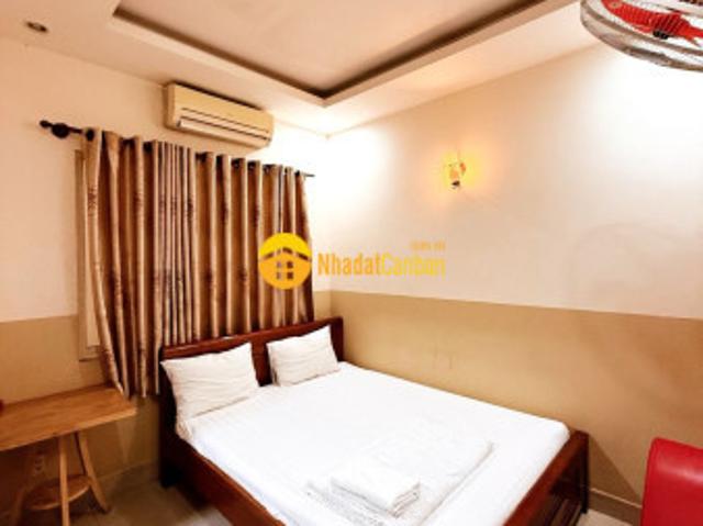 Nhà mặt phố bán