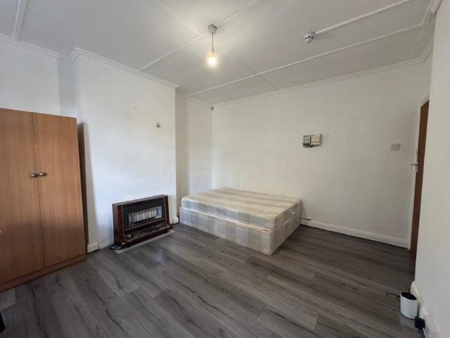 Apartment for rent in Ewell, Surrey