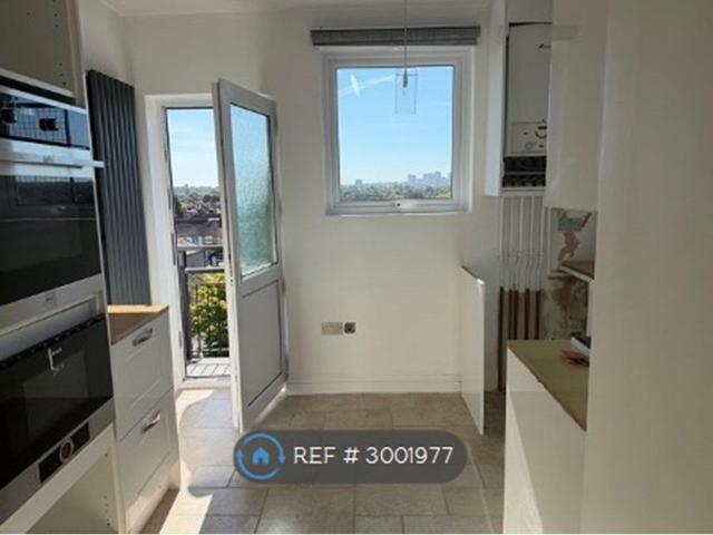 Apartment for rent in Worcester Park, Greater London