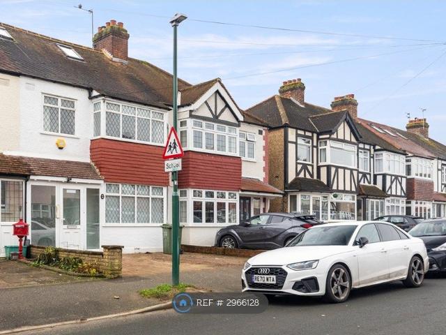 Studio for rent in Worcester Park, Greater London