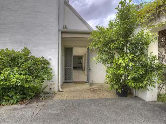 House for rent in Rossmoyne, Western Australia
