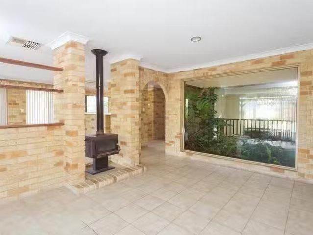 House for rent in Kardinya, Western Australia