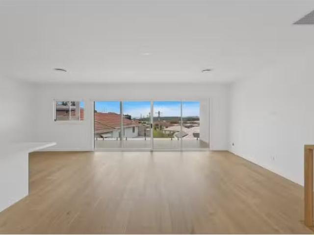 Condo for rent in Wollongong West, New South Wales