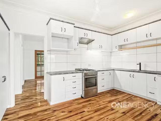 House for rent in Wollongong West, New South Wales