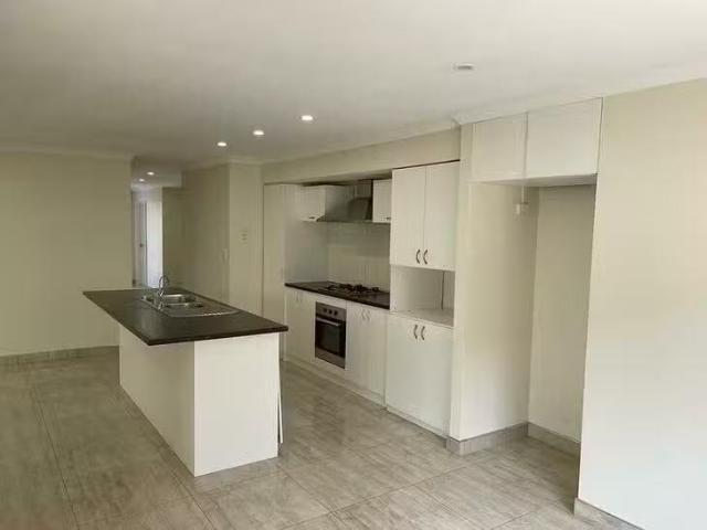 House for rent in Banksia Grove, Western Australia