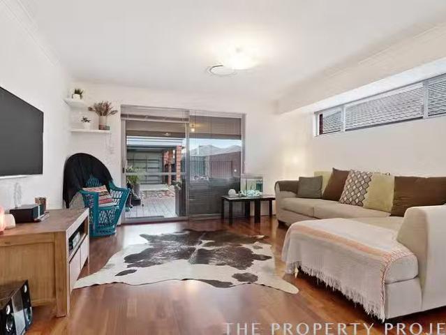 House for rent in Banksia Grove, Western Australia