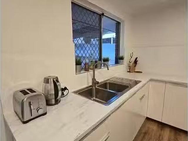 House for rent in Forrestfield, Western Australia