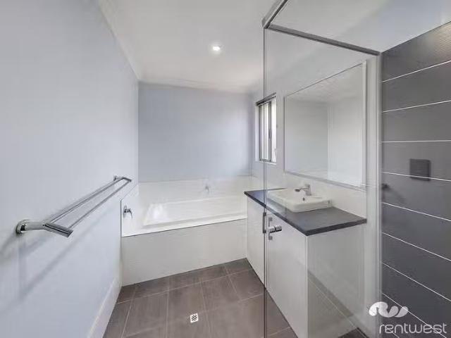 House for rent in Golden Bay, Western Australia