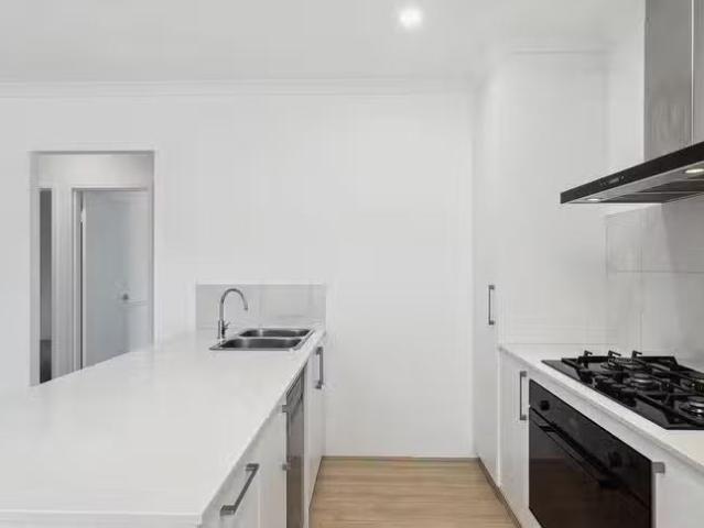 House for rent in High Wycombe, Western Australia