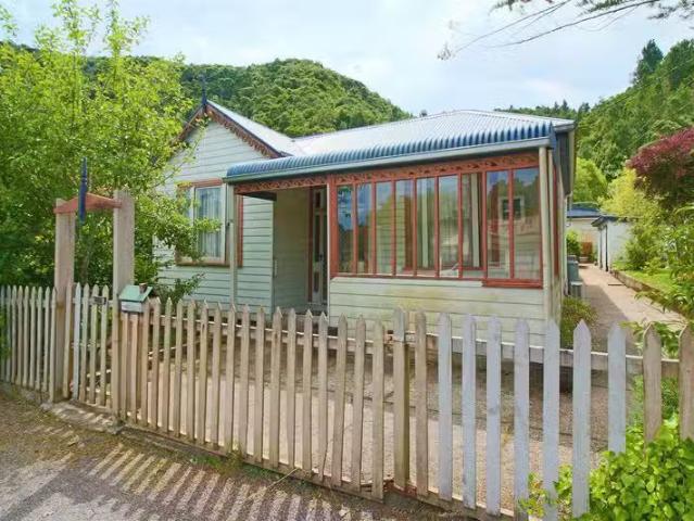 House for rent in Queenstown, Tasmania