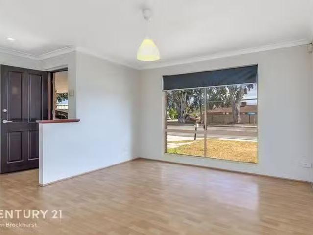 House for rent in Seville Grove, Western Australia