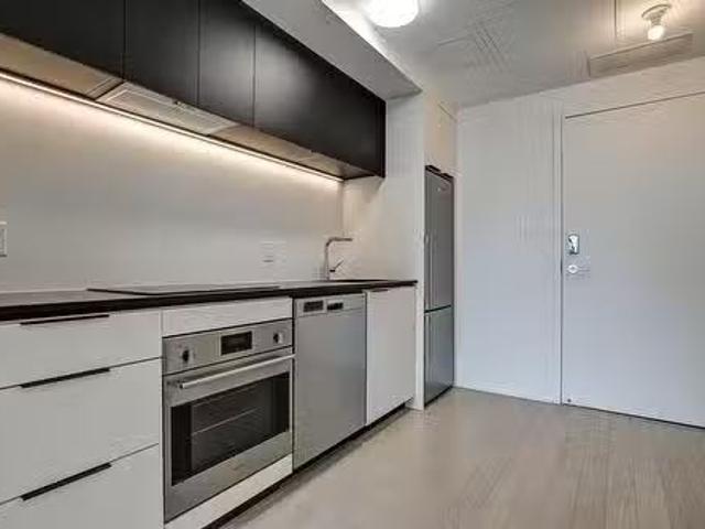 Apartment for rent in Brossard, Quebec