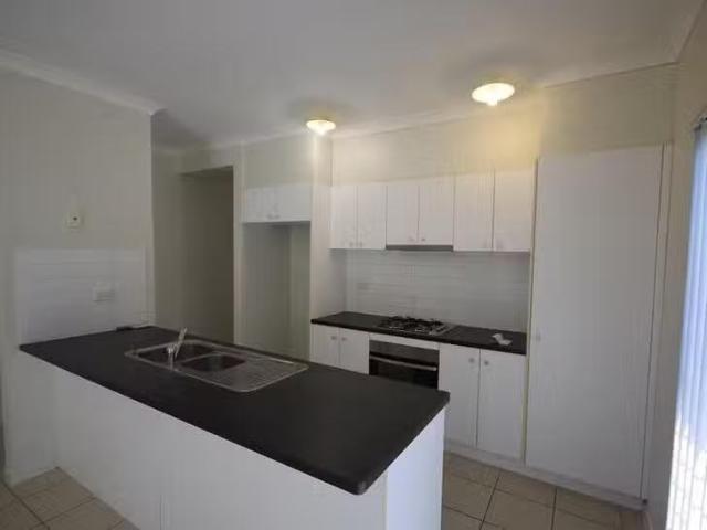 House for rent in Kelso, Queensland