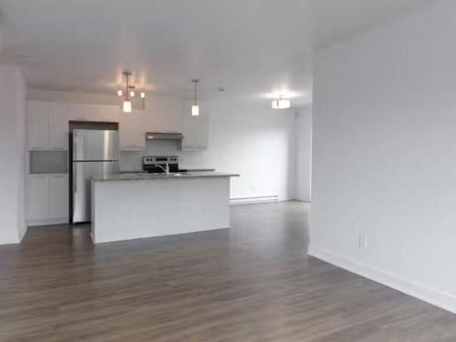 Apartment for rent in Saint-lambert, Quebec