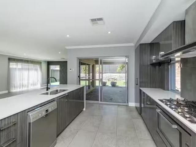 House for rent in Como, Western Australia