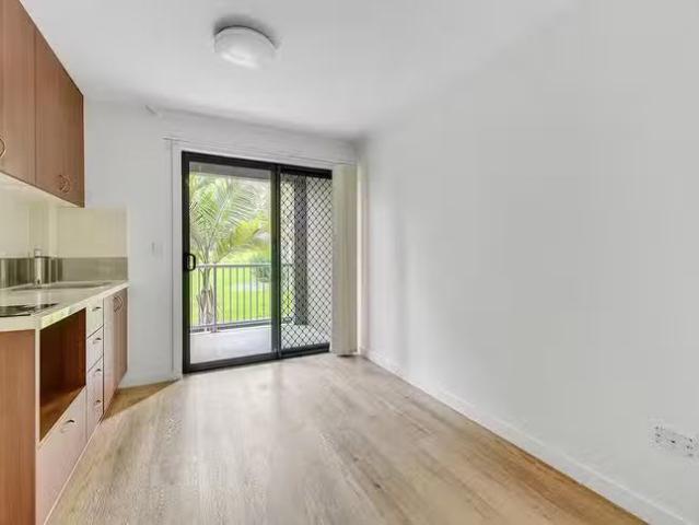Apartment for rent in Toombul, Queensland