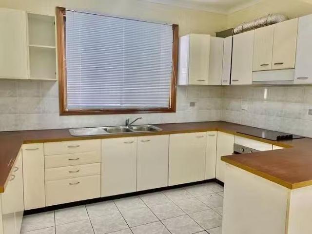 House for rent in Canley Heights, New South Wales