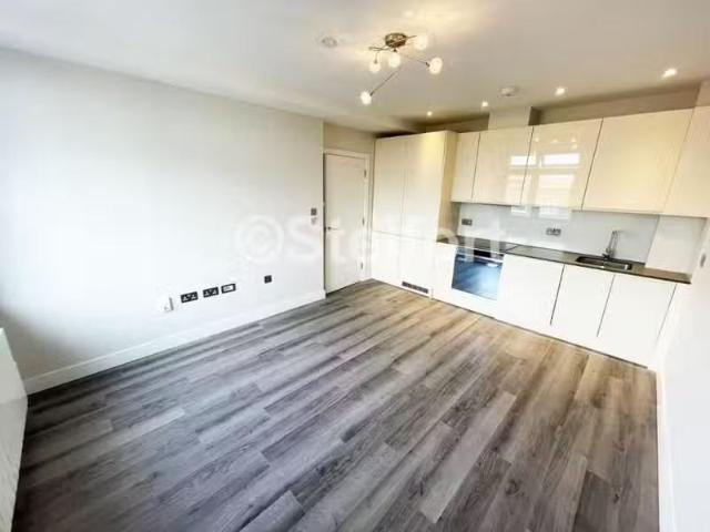 Apartment for rent in Pouchen End, Hertfordshire
