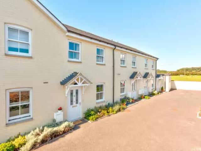Apartment for rent in Sleapshyde, Five Acres