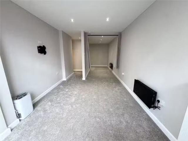Apartment for rent in Four Lane Ends, Blackburn