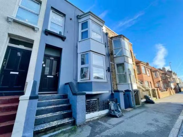 House for rent in Cliftonville West, Acol