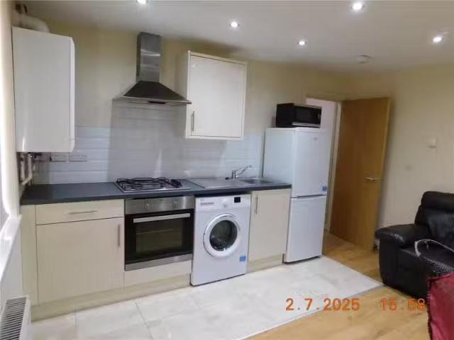 House for rent in The Colonies, Cardiff