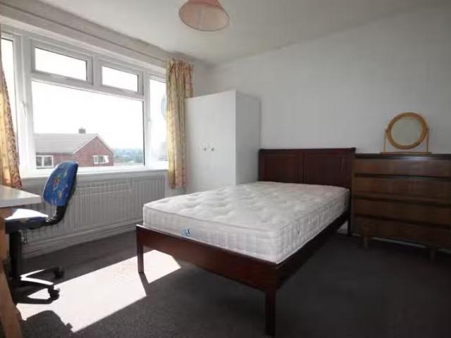 House for rent in Badshot Lea, Waverley