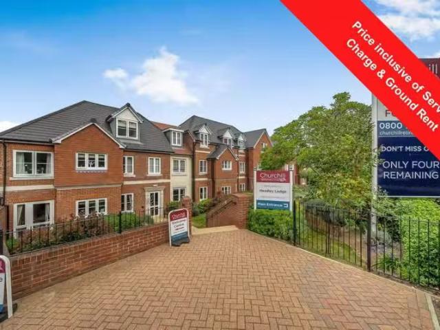 House for rent in Pachesham Park, Surrey