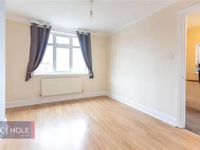 Apartment for rent in Kingswood