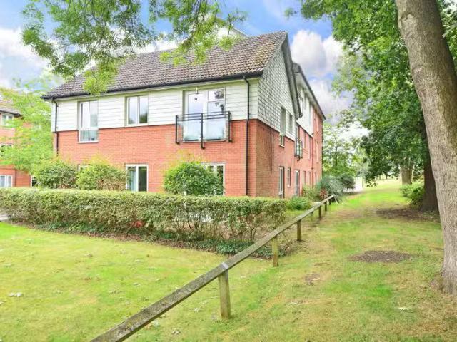 Apartment for rent in Westborough, Surrey