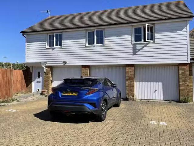 Apartment for rent in Peacehaven, Iford