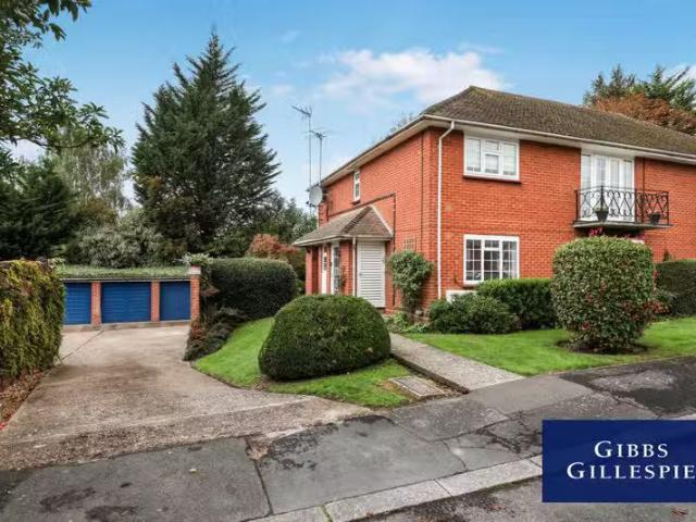 House for rent in Hatch End, Greater London