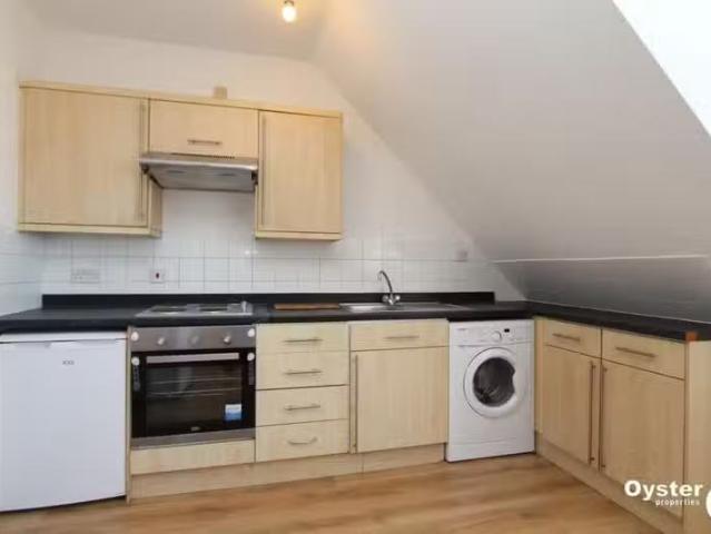 House for rent in Burnt Oak, Greater London