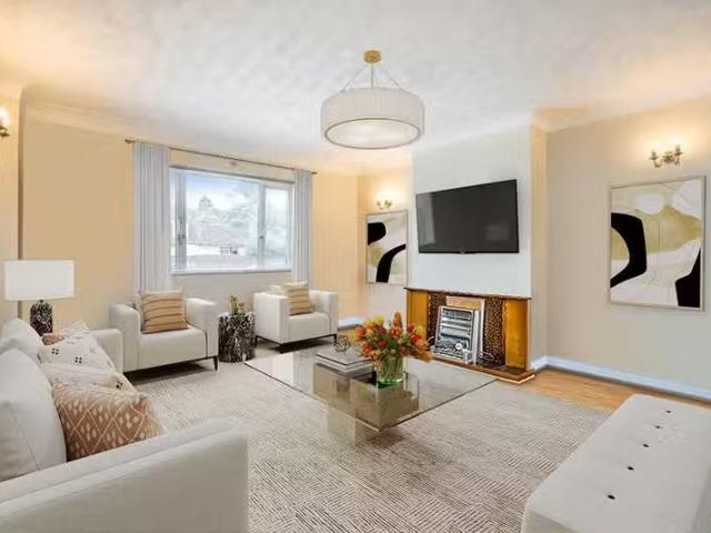 House for rent in Burnt Oak, Greater London