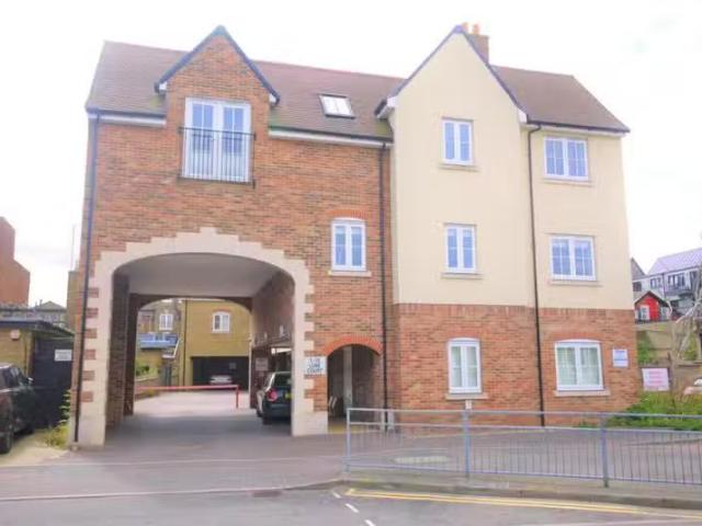 House for rent in Navestock Side