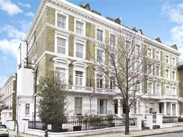 Apartment for rent in Brompton, Greater London