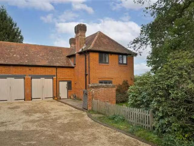House for rent in Fole, Surrey