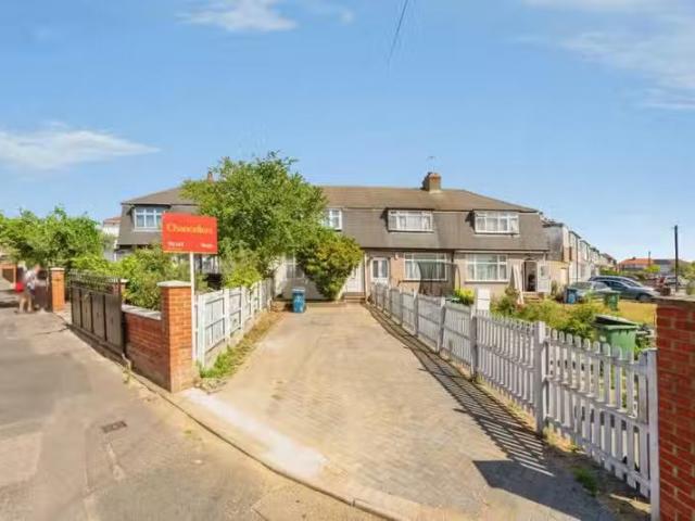 House for rent in Burnt Oak, Greater London