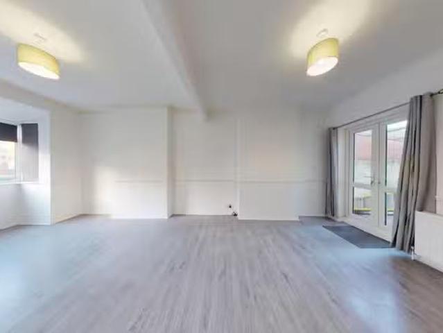House for rent in Ponders End, Greater London