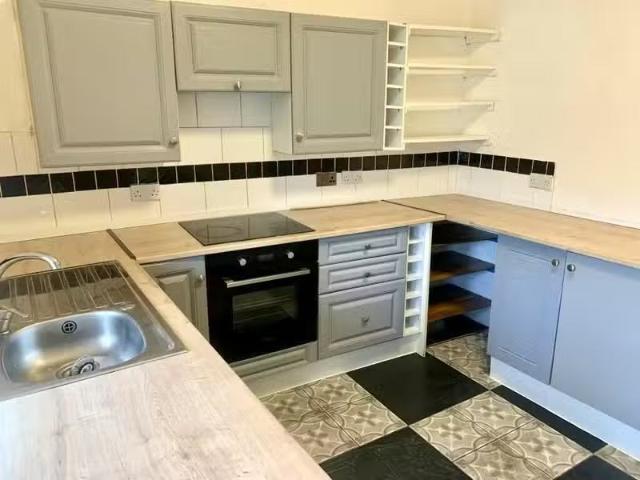 House for rent in Calderstones