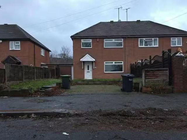 House for rent in Hall End, Hill Top